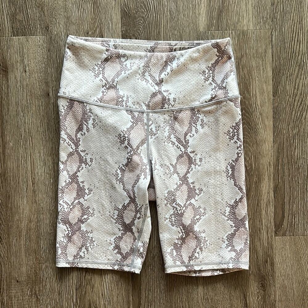 Varley Albury Champagne Snake Biker Shorts Size Small High Rise Supportive‎